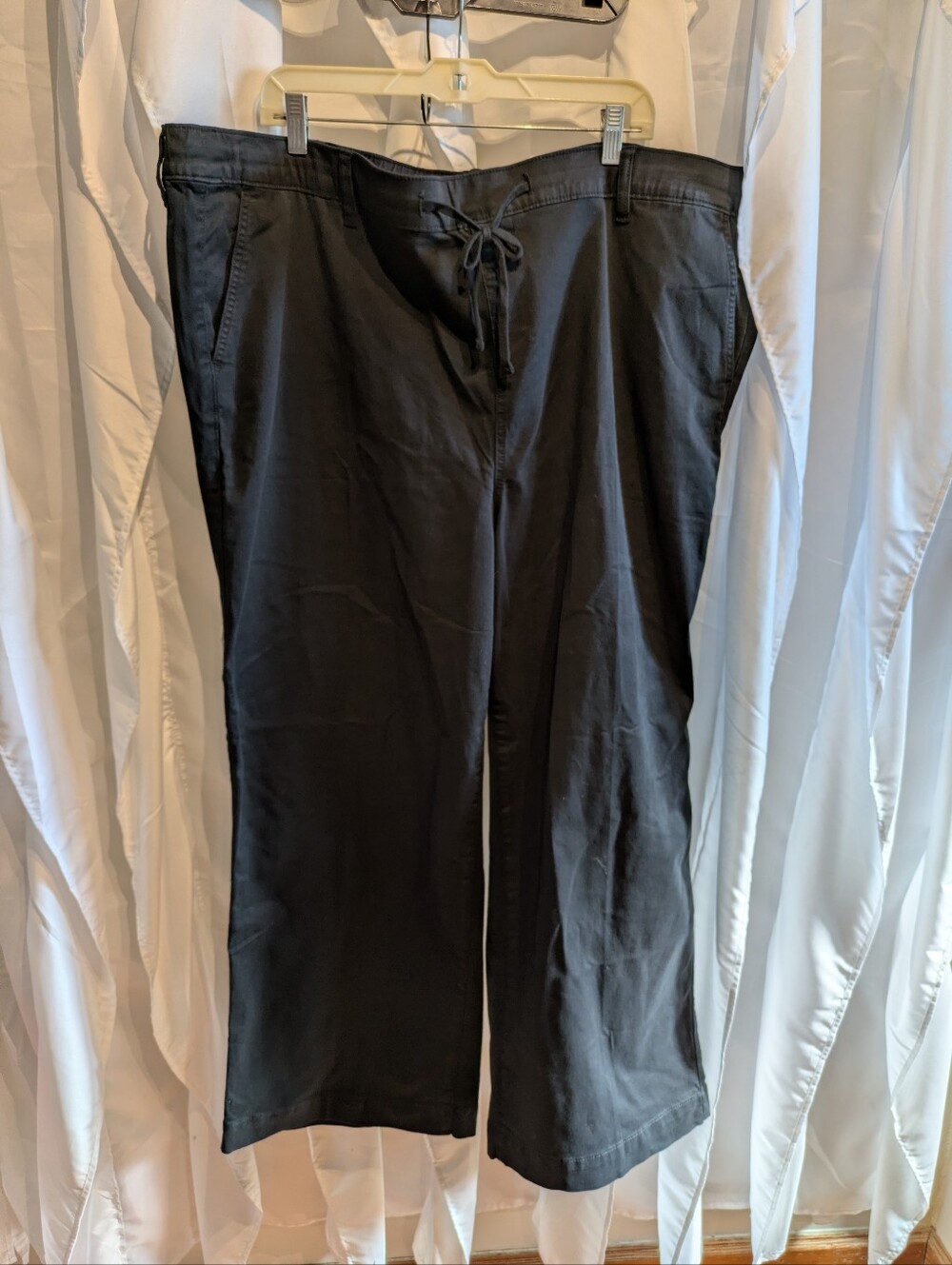 E3 NWT Torrid Wide Leg Pants 4 Regular 4X Black Cotton Stretch Drawstring Pant